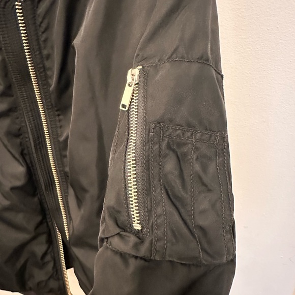 Aritzia The Group Babaton Gilman Black Bomber Jacket Size XS - Picture 3 of 8